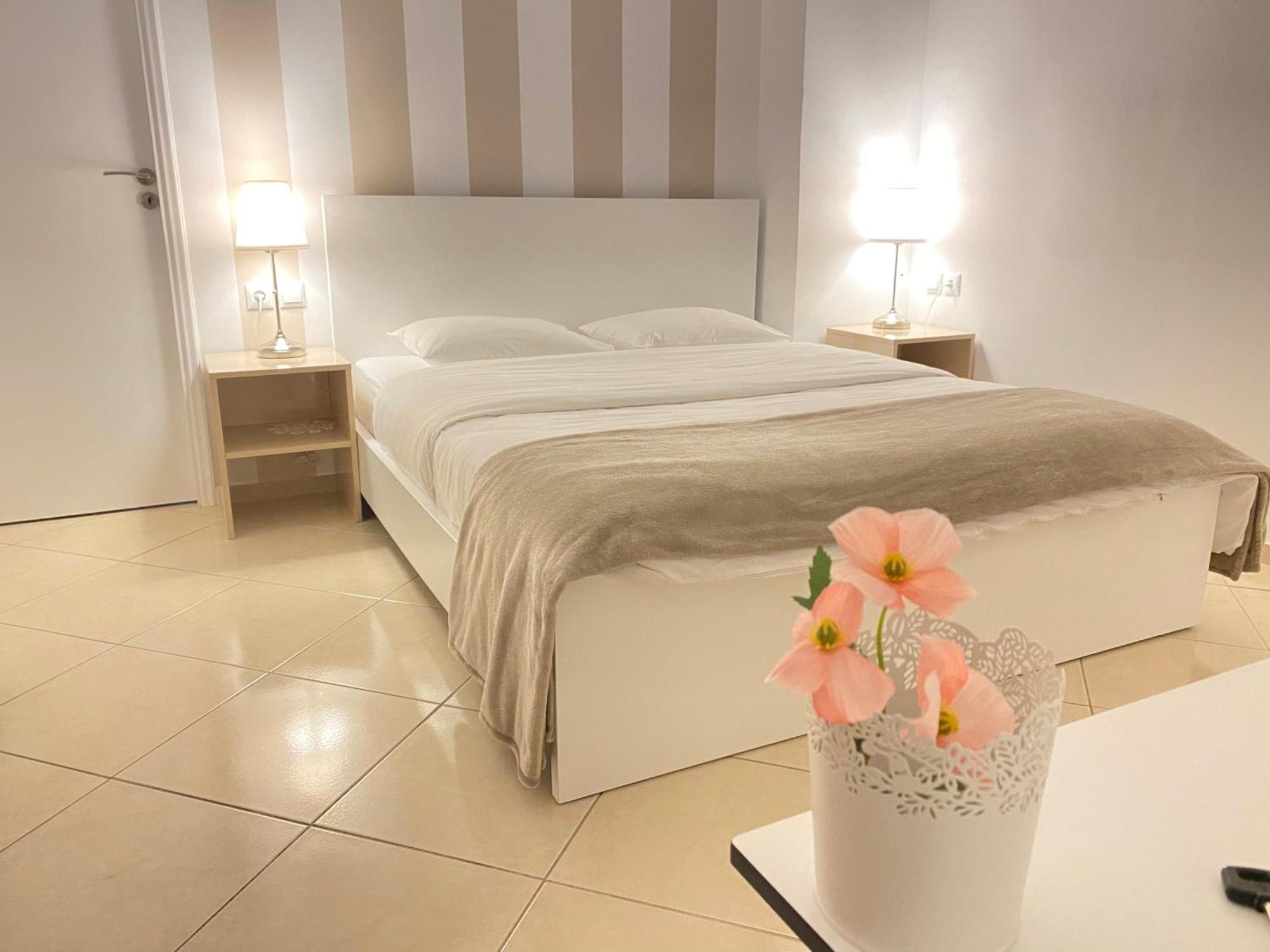 Cozy Apartment Near Airport Koropí Kültér fotó